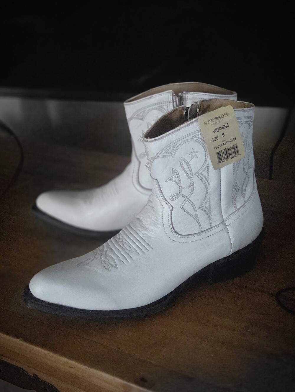 Stetson Women's White Embroidered Western Ankle Boots